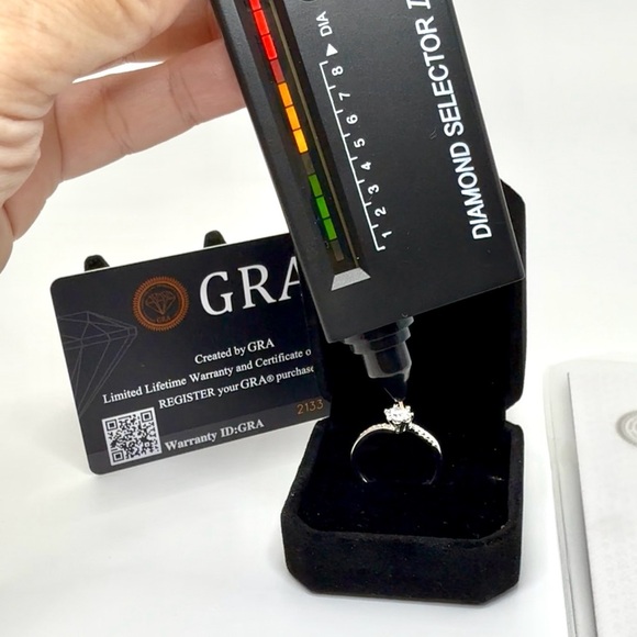 Dainty Over 1ct.tw Moissanite Ring Set Size 7 - Picture 6 of 13